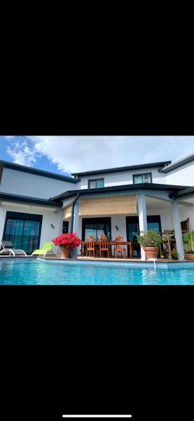 la villa TIKALIKATA